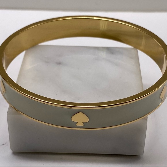 KATE SPADE Enameled Ace of Spades Logo Bangle Bracelet - Picture 2 of 4